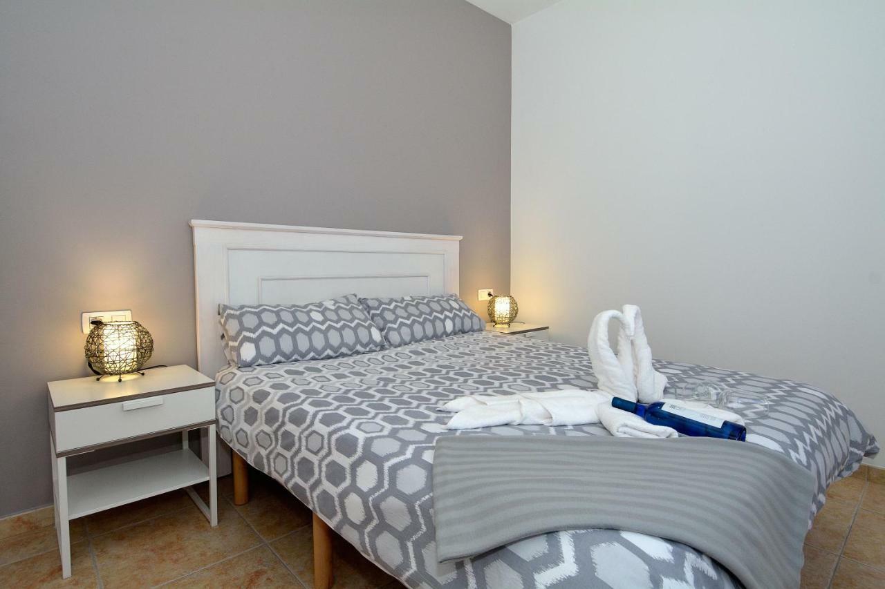 Apartamento El Pueblo Плая Бланка Екстериор снимка